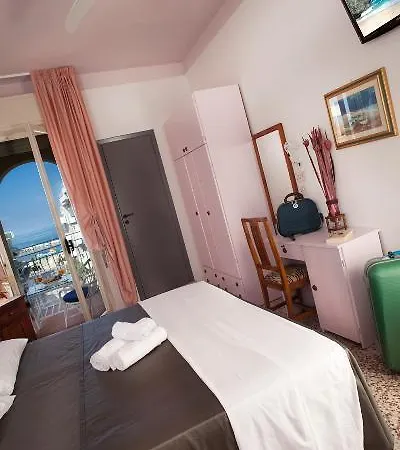 Hotel And Restaurant My 3*