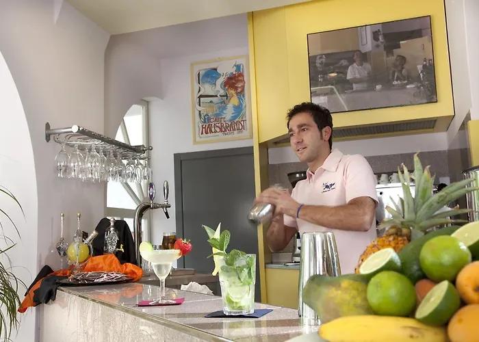 Hotel And Restaurant My 3*